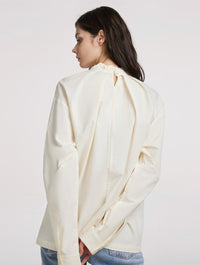 Overlapping Collar Shirt In Back Neck Button