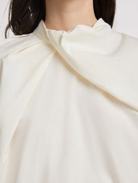 Overlapping Collar Shirt In Back Neck Button